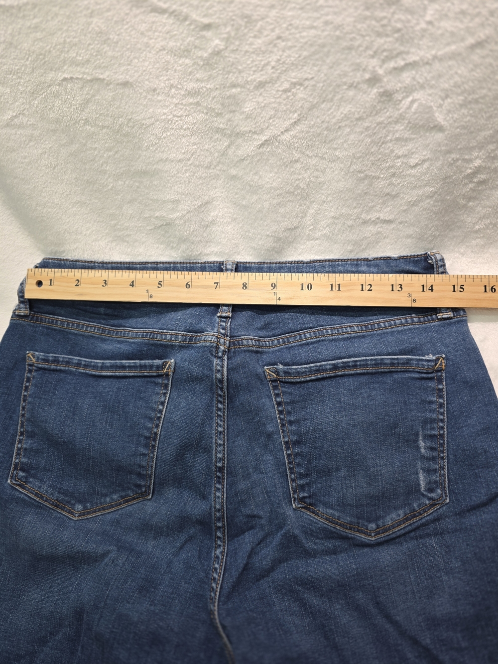 Womens ana Mid-Rise Denim Jean Bermuda Shorts - Picture 4 of 7